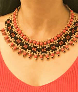 Collier tribal rouge