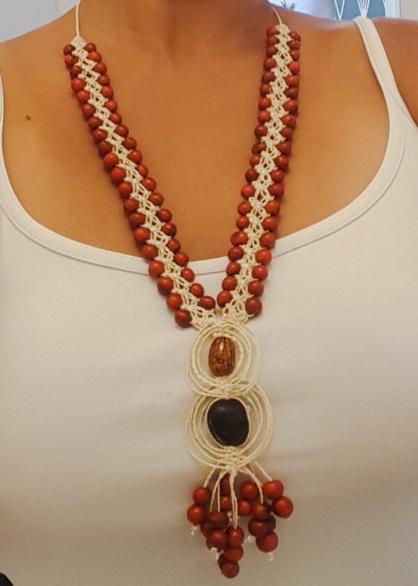 Collier rouge bordeaux – Image 2