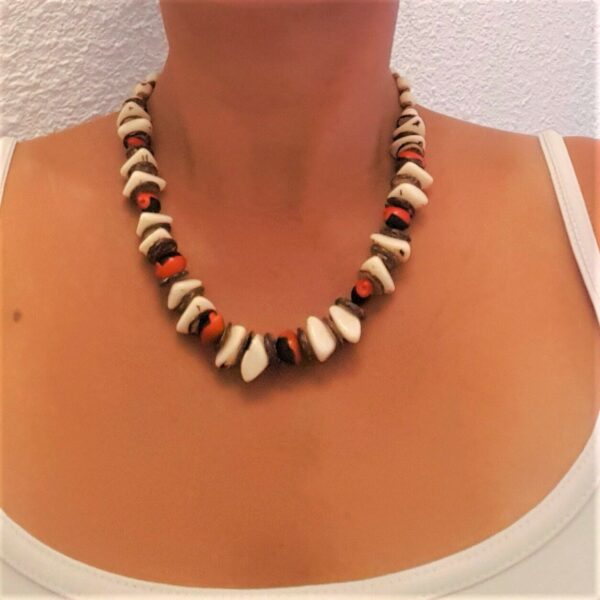 Collier blanc – Image 2