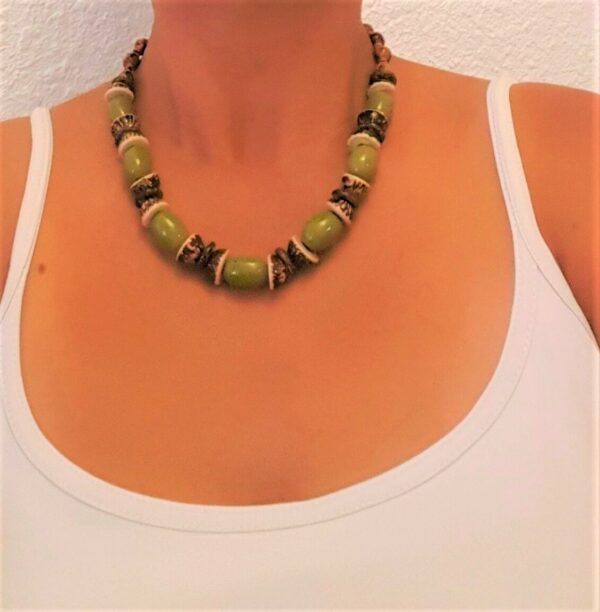 Collier olive – Image 2
