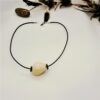 Collier blanc