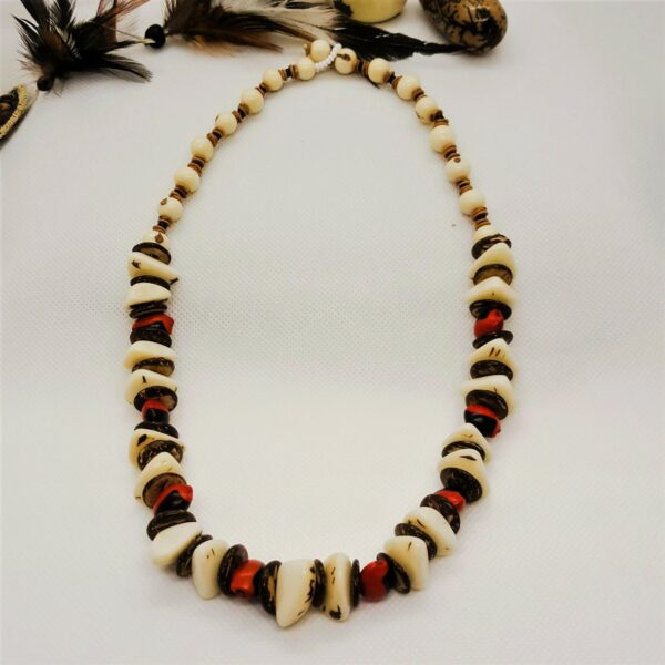 Collier blanc