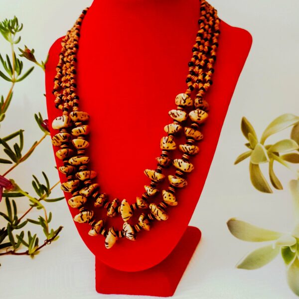 Collier tribal tigré