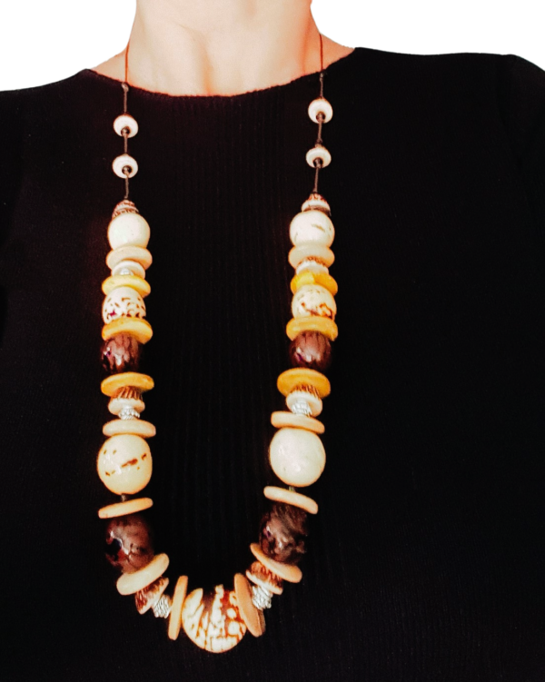 Collier long beige – Image 2