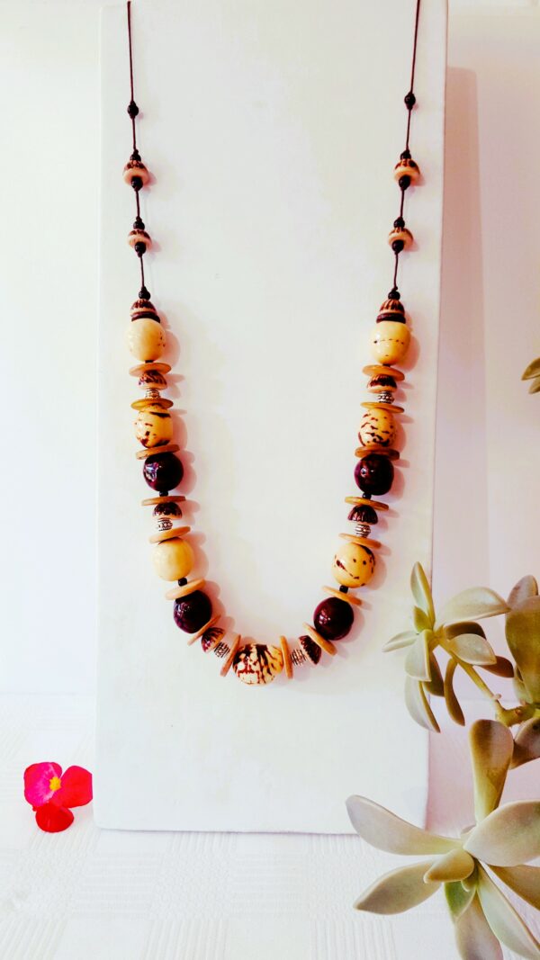 Collier long beige