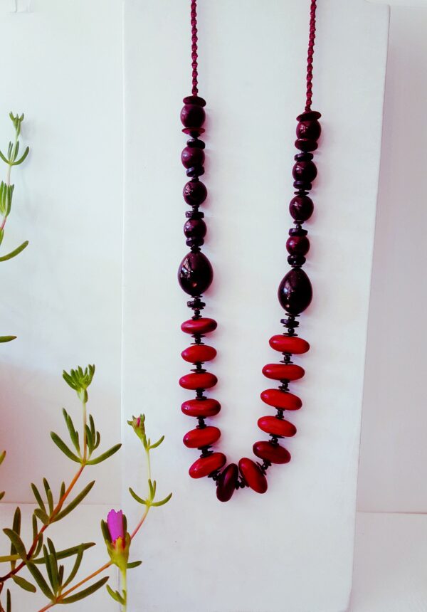 collier long pourpre