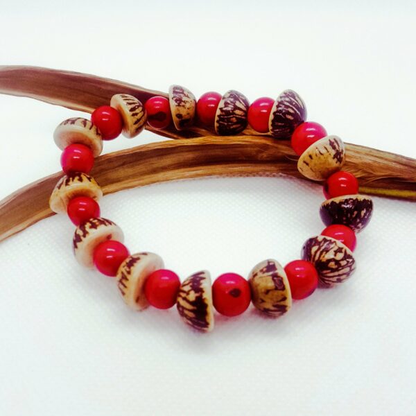 Bracelet rouge naturel